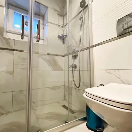Charming With Fast Wifi And Ac Near Nisantasi And Taksim #101 Appartement Istambul