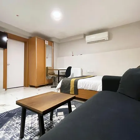 Charming With Fast Wifi And Ac Near Nisantasi And Taksim #101 アパート *